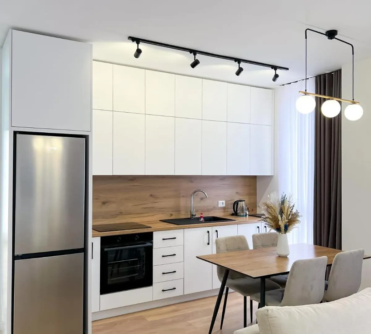 Boulevard Apartment 티라나
