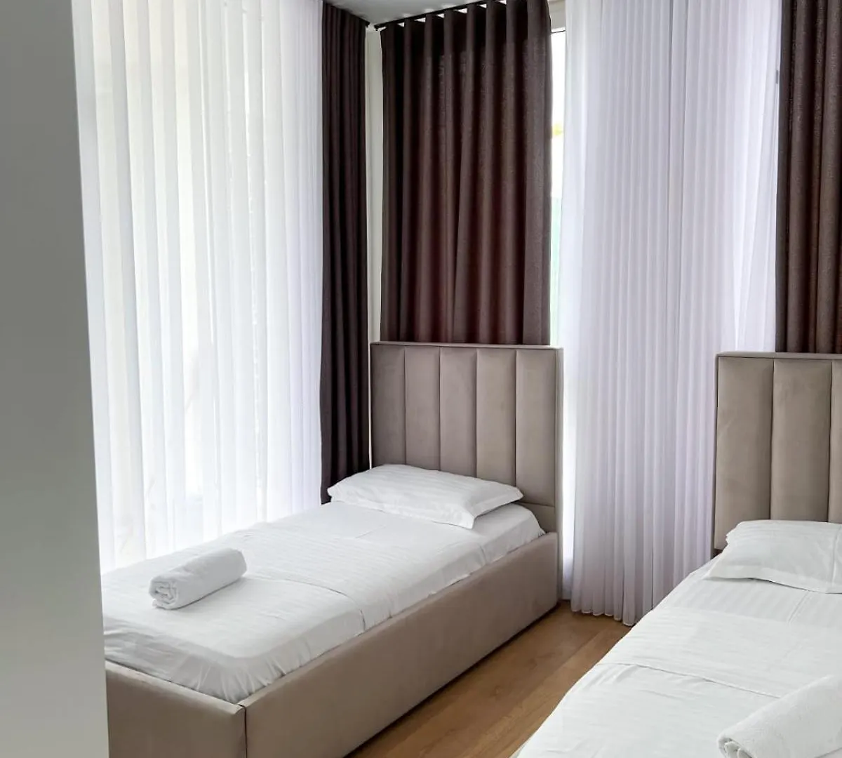 Boulevard Apartment 티라나